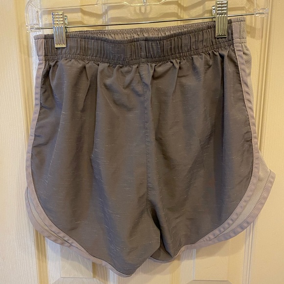 Nike Dry-Fit Shorts - Picture 2 of 3